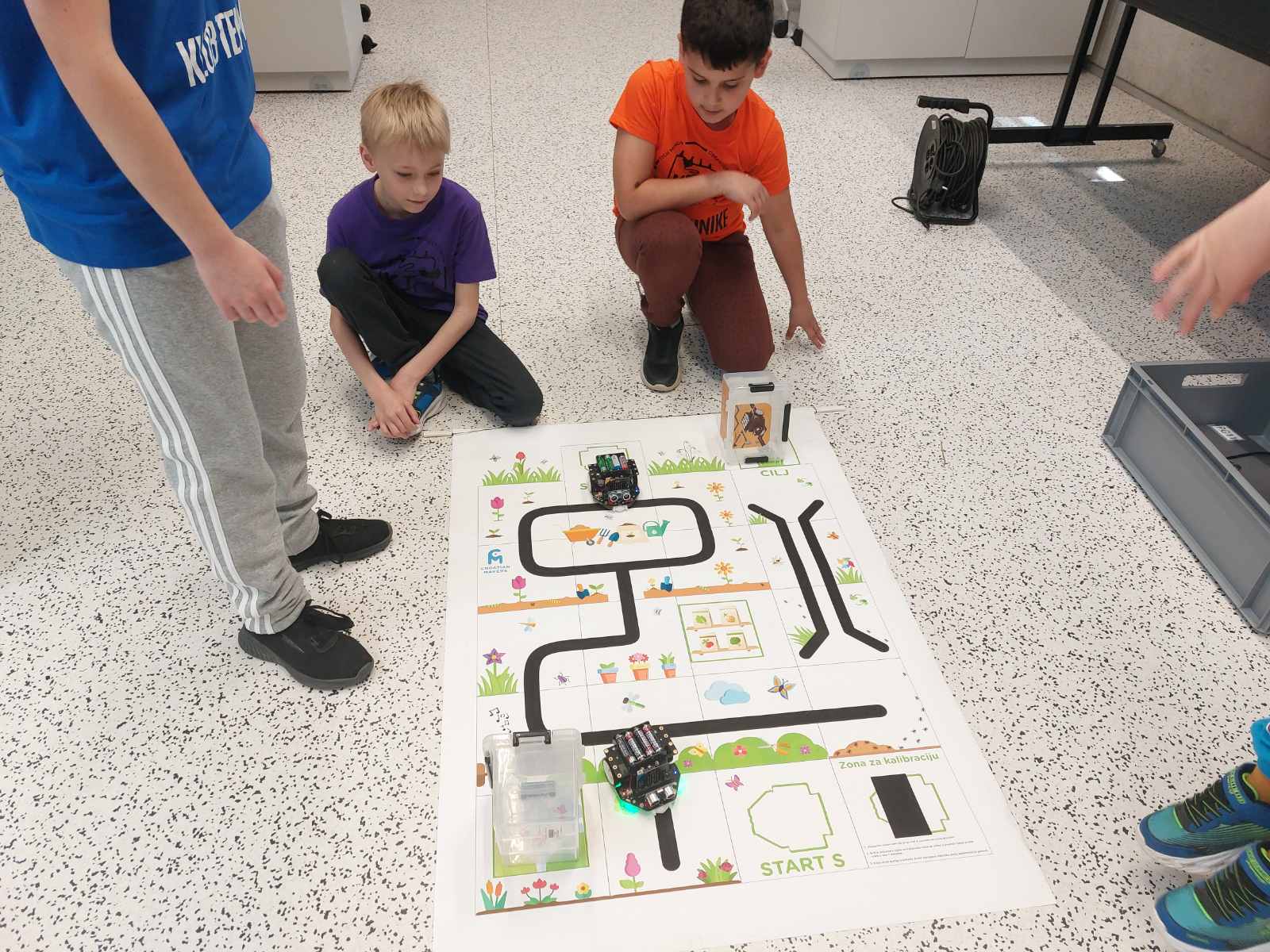 RoboLiga Sjever–Jug: robotika povezala djecu iz Podravine i Dalmacije